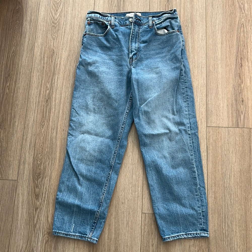 Abercrombie and Fitch Mom High Rise Jeans Short